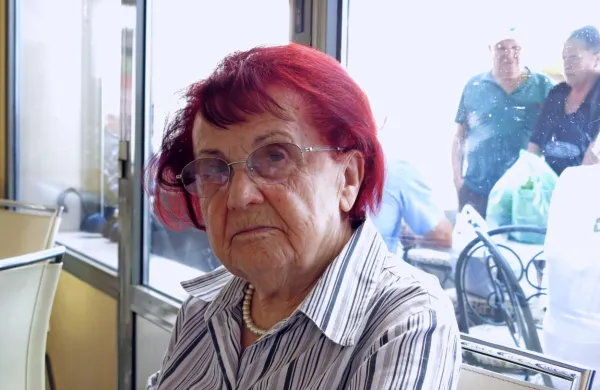 Zdenka Lovec je imela več strasti: gledališče, novinarstvo, knjige 
...