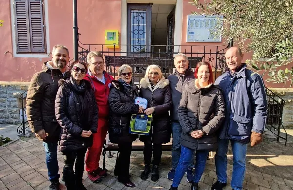 Defibrilator tudi na stavbi Krajevne skupnosti Žusterna