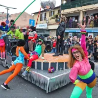 “Anni 80” se je imenoval voz skupine La compagnia del carneval iz 
Buj, ki je navdušil z neverjetno energijo in dobro glasbeno 
podlago.
