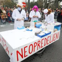 Koper so preplavile ma&scaron;kare (foto in video)
