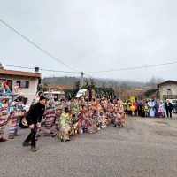 Pisani pustarji že zarana po vaseh, zvečer pa na zabavi