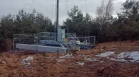 Krajani po njihovem nelegalni bazni postaji odločno nasprotujejo. 