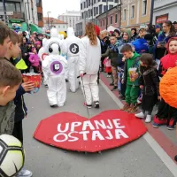 Za sedmo goro na&scaron;li vrata na pustno povorko (foto)