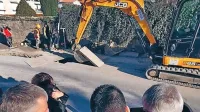 Župan Andrej Korenika si je pred dnevi s sodelavci ogledal 
gradbišče med Fieso in Arzami.