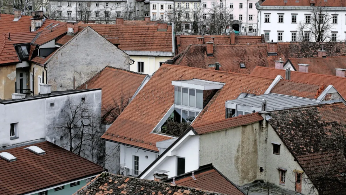 www.primorske.si