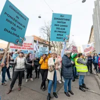 Medicinske sestre na protestu za odpravo plačnih krivic poudarile, da brez njih ni zdravstva