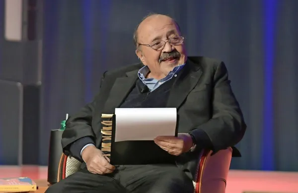 Umrl je Maurizio Costanzo.
