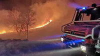 Pri  gašenju  požara  nad  Rakitovcem  je  sodelovalo  več  kot 150  
gasilcev.  