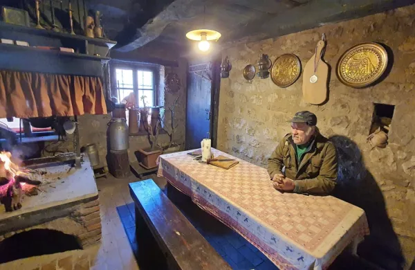 Danko Mišček je zadnji prebivalec obmejnega kraja Mišček, v 
katerem je včasih živelo 72 ljudi.