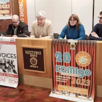 Marko Brajnik, Igor Komel, Maša Braini in Jan Komel (z leve) so 
predstavili letošnji že 20. trijezični abonma Komigo.