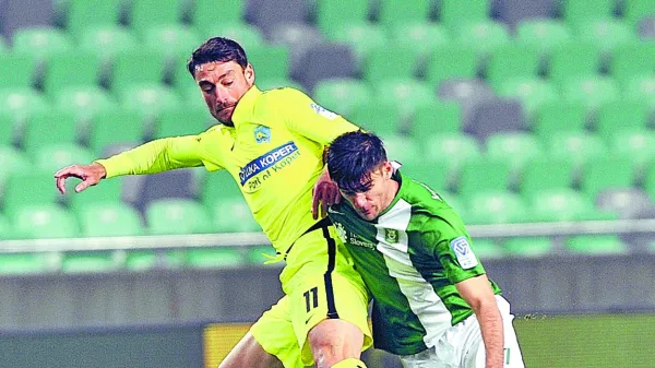 Edina tekma, ki jo je Albert Riera odigral v dresu Kopra, je bila proti 
moštvu, ki ga vodi danes - Olimpiji.