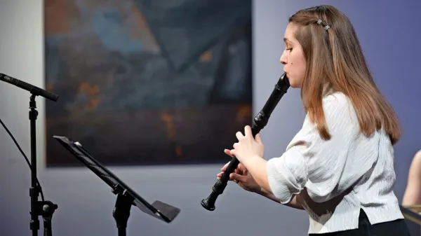 Ana Birsa Krušec je doslej edina učenka Glasbene šole Koper, ki se 
je odločila nadaljevati šolanje na starem baročnem instrumentu. 