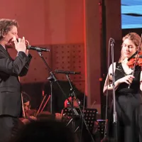 Orgličar Miro Božič in članica  Simfoničnega orkestra Cantabile Sara Čauševič sta navdušila s Čardašem. 