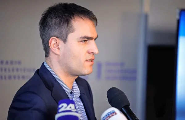 Po odločitvi Višjega delovnega in socialnega sodišča v Ljubljani je 
bilo imenovanje Andreja Graha Whatmougha za generalnega 
direktorja Radiotelevizije Slovenija (RTVS) januarja 2021 nezakonito. 