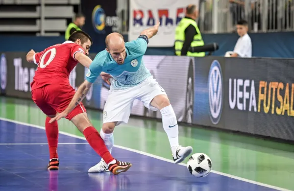 Eden ključnih  reprezentantov Slovenije je kapetan Igor Osredkar.