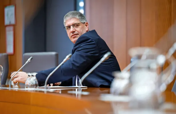 Notranji minister Boštjan Poklukar