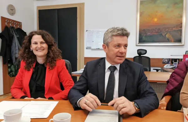 O nekaterih pomembnejših projektih postojnske občine sta včeraj 
spregovorila župan Igor Marentič in direktorica občinske uprave 
Marina Rebec.  