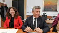 O nekaterih pomembnejših projektih postojnske občine sta včeraj 
spregovorila župan Igor Marentič in direktorica občinske uprave 
Marina Rebec.  