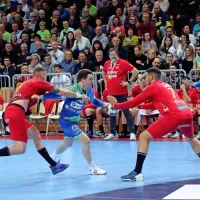Slovenski rokometa&scaron;i v Bonifiki ugnali Črnogorce (foto)