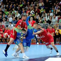 Slovenski rokometa&scaron;i v Bonifiki ugnali Črnogorce (foto)