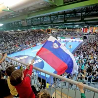Slovenski rokometa&scaron;i v Bonifiki ugnali Črnogorce (foto)