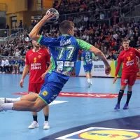Slovenski rokometa&scaron;i v Bonifiki ugnali Črnogorce (foto)