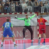 Slovenski rokometa&scaron;i v Bonifiki ugnali Črnogorce (foto)