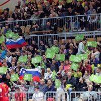 Slovenski rokometa&scaron;i v Bonifiki ugnali Črnogorce (foto)