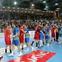 Slovenski rokometa&scaron;i v Bonifiki ugnali Črnogorce (foto)