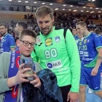 Slovenski rokometa&scaron;i v Bonifiki ugnali Črnogorce (foto)