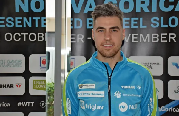 Najboljši slovenski namiznoteniški igralec Darko Jorgić je uspešno 
začel enega najmočnejših turnirjev v sezoni v Singapurju. 