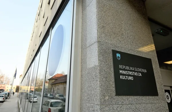 Na ministrstvu  za letos načrtujejo spremembo sedanjega nacionalnega programa za kulturo (NPK) in sprejem ustreznega 
akcijskega načrta.