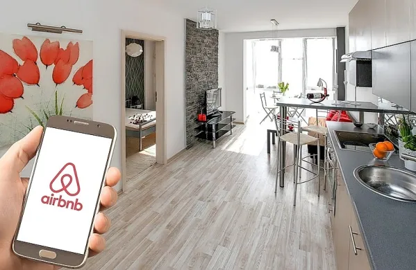  V švicarskem  Luzernu so izglasovali omejitev kratkoročnega 
najemanja nepremičnin, tudi prek spletne platforme Airbnb, na 
največ 90 dni v letu.