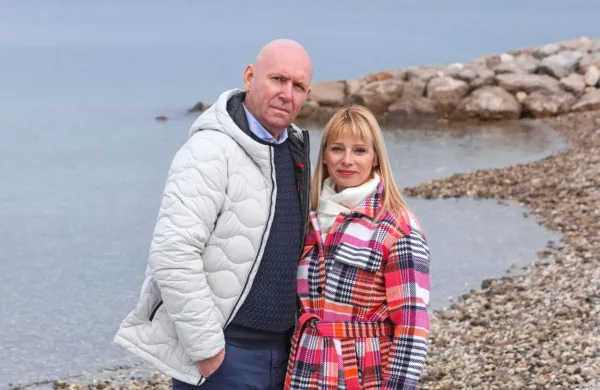 Gregorja Jasenovca in Leo Grlj je poslovna pot privedla tudi do 
licence za vodna someljeja.