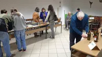 Semena, rastline, domače izdelke, a tudi znanje, izkušnje in recepte so si podajali udeleženci sejma 
Podaj naprej.