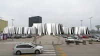 Kolosej, ki ga je jeseni kupila družba Boscarol, gre v prenovo. Do decembra naj bi zaživel z novimi 
vsebinami in novim imenom Odiseja.