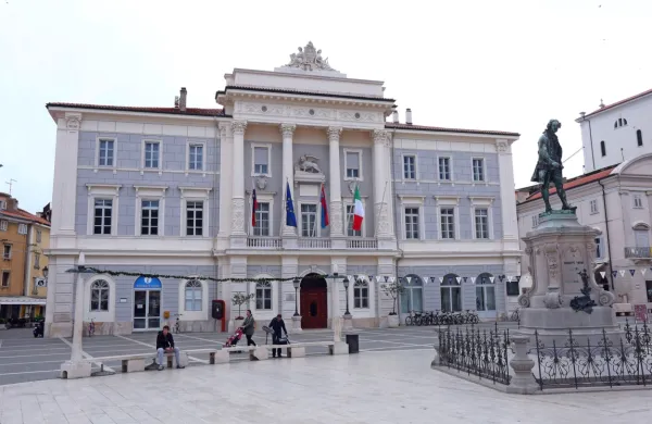 Z zaposlitvijo dveh čistilk bodo prekinili dosedanjo prakso outsourcinga storitve čiščenja v občinski palači.