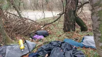 Za pripravo čistilne akcije so se odločili zaradi vse večje količine 
odpadkov, ki se nabirajo na migrantskih poteh.