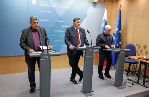 Podpredsednik sveta Emil Milan Pintar, predsednik sveta Jadran 
Bajec in član sveta Damir Josipovič

