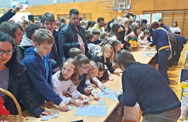 Ključki za upanje so bili oštevilčeni in vsakega je bilo mogoče 
zamenjati za praktične pakete, ki so jih prispevali sponzorji.