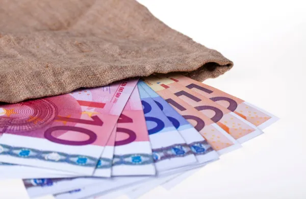 V poslanskih skupinah opozicije se bojijo, da bo davčna reforma, 
o kateri so se ta teden pogovarjale vladne stranke, dodatno 
obremenila državljane.