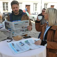 (FOTO) Na trg so prihrumeli starostniki v odlični formi