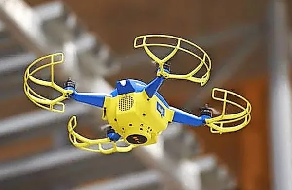 

Prvi dron je sicer vzletel v Ikeii v Švici leta 2021, zdaj pa jih imajo  
v pohištvenem velikanu že sto na 16 različnih lokacijah v Evropi.