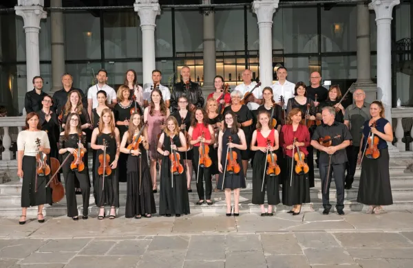Obalni komorni orkester praznuje 40. obletnico delovanja.