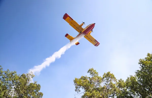 Hrvaška vstopa v sezono gozdnih požarov s petimi kanaderji in 
šestimi air tractorji.