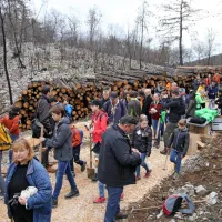 (FOTO, VIDEO) Golob: &ldquo;Pomembno je, da zdaj na Kras ne pozabimo&rdquo;