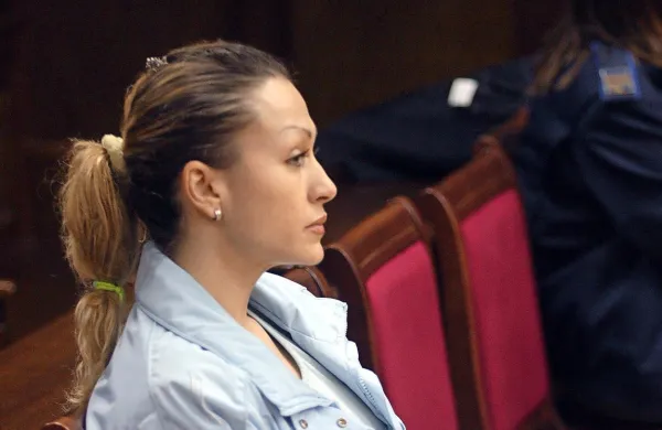 Danijela  Mitrović   med  sojenjem  na  koprskem  okrožnem  sodišču   
februarja      leta  2007,  ko  ji je  sodišče  odpravilo  pripor.