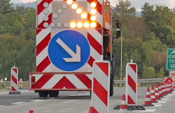 Na državni cesti proti Bledu in Bohinju letos vrsta gradbi&scaron;č