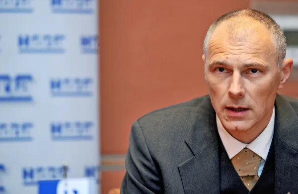 Člani Združenja Manager na e-občnem zboru za novega predsednika združenja imenovali direktorja Hidrie Holdinga Iztoka 
Seljaka.