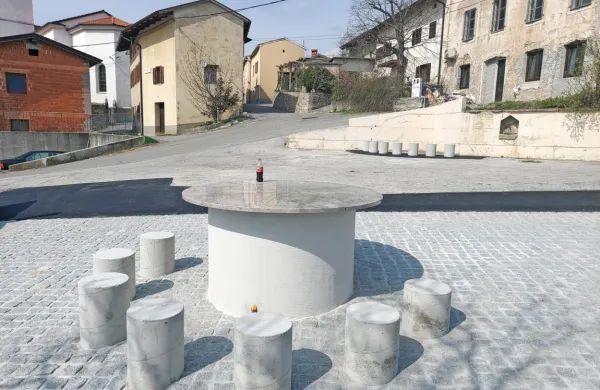 Ureditev prostora za druženje v  Stomažu